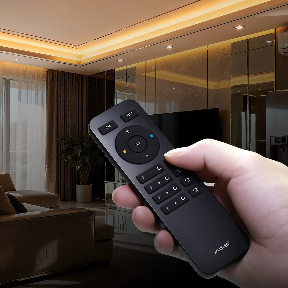 <b>HR02 </b><br />4-Zone CCT Remote (2.4G) - Image 8